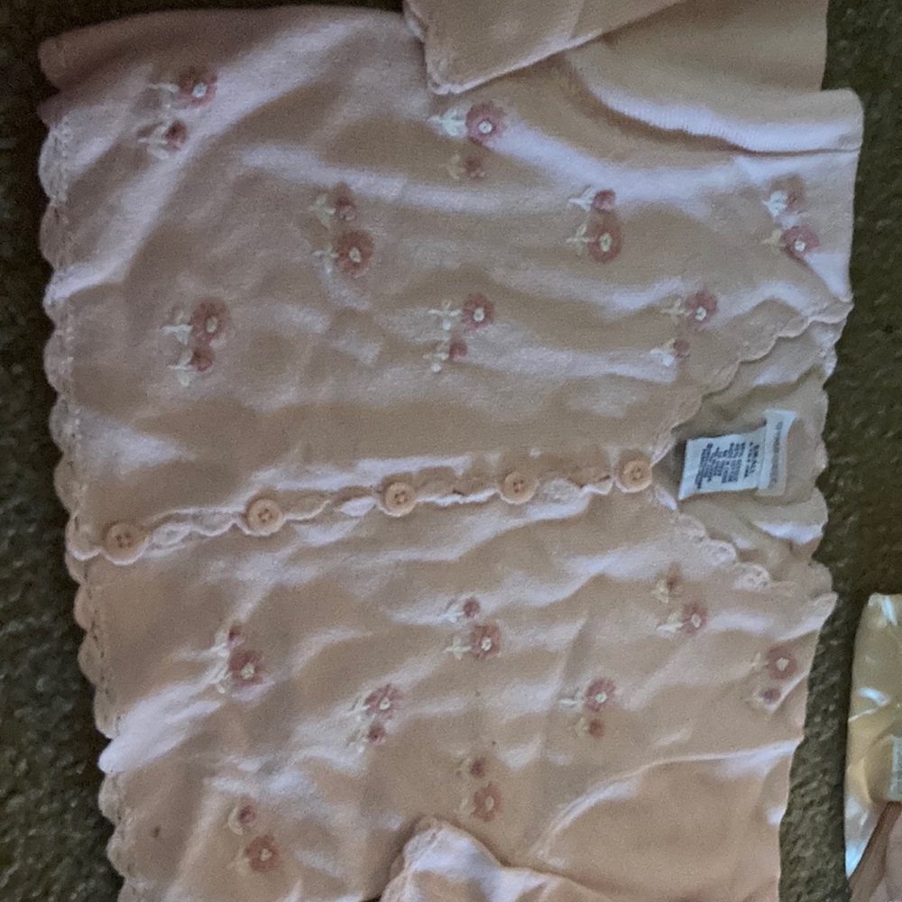 Acrylic and cotton 2 to 3 years little girls pink with little flowers details